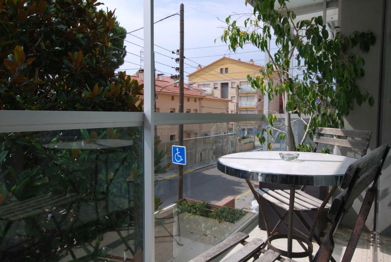 Blue Fridge Apartmen - Blue Fridge Apartmen - Ideal For Couples, Near Beach And Well Connected Διαμέρισμα Vilassar De Mar Εξωτερικό φωτογραφία